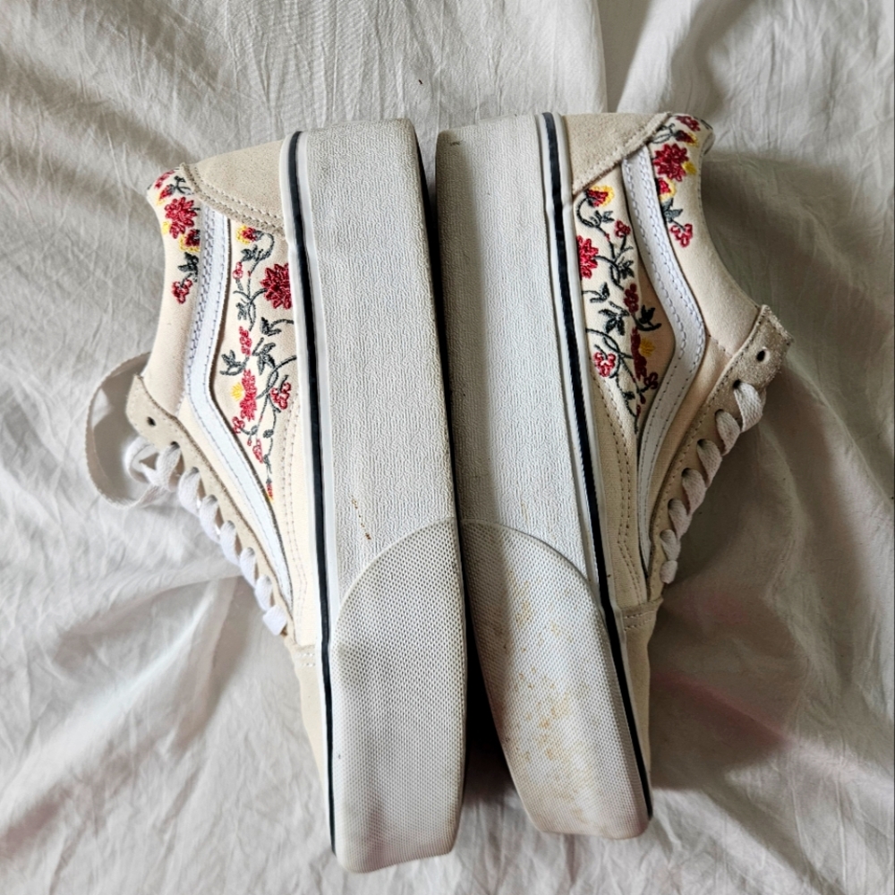 Floral Embroidered Women's Platform Vans